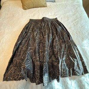 Adorable Chic Black and White Geometric Skirt